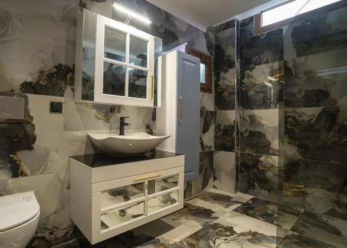 5 Bedroom - 5541 Vila