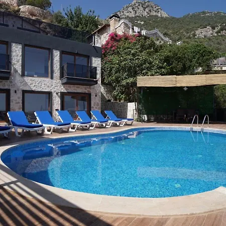 5 Bedroom - 5541 Villa