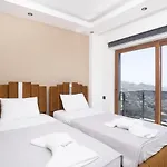 וילה 5 Bedroom - 5541