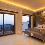 5 Bedroom - 5541 * קלקן