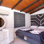 5 Bedroom - 5541 *